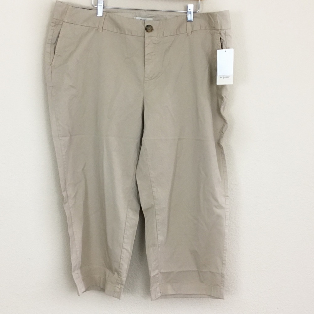 Sejour NWT Khaki Capris size 20W